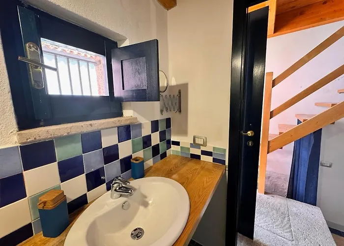 Sardinian Gallery Ultima Costa * ボーザ