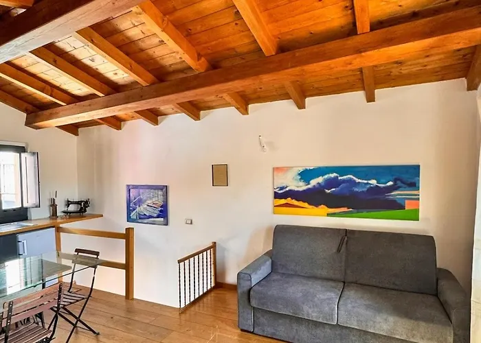 Sardinian Gallery Ultima Costa ボーザ