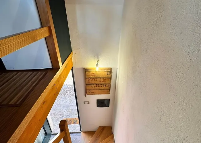 Sardinian Gallery Ultima Costa * ボーザ